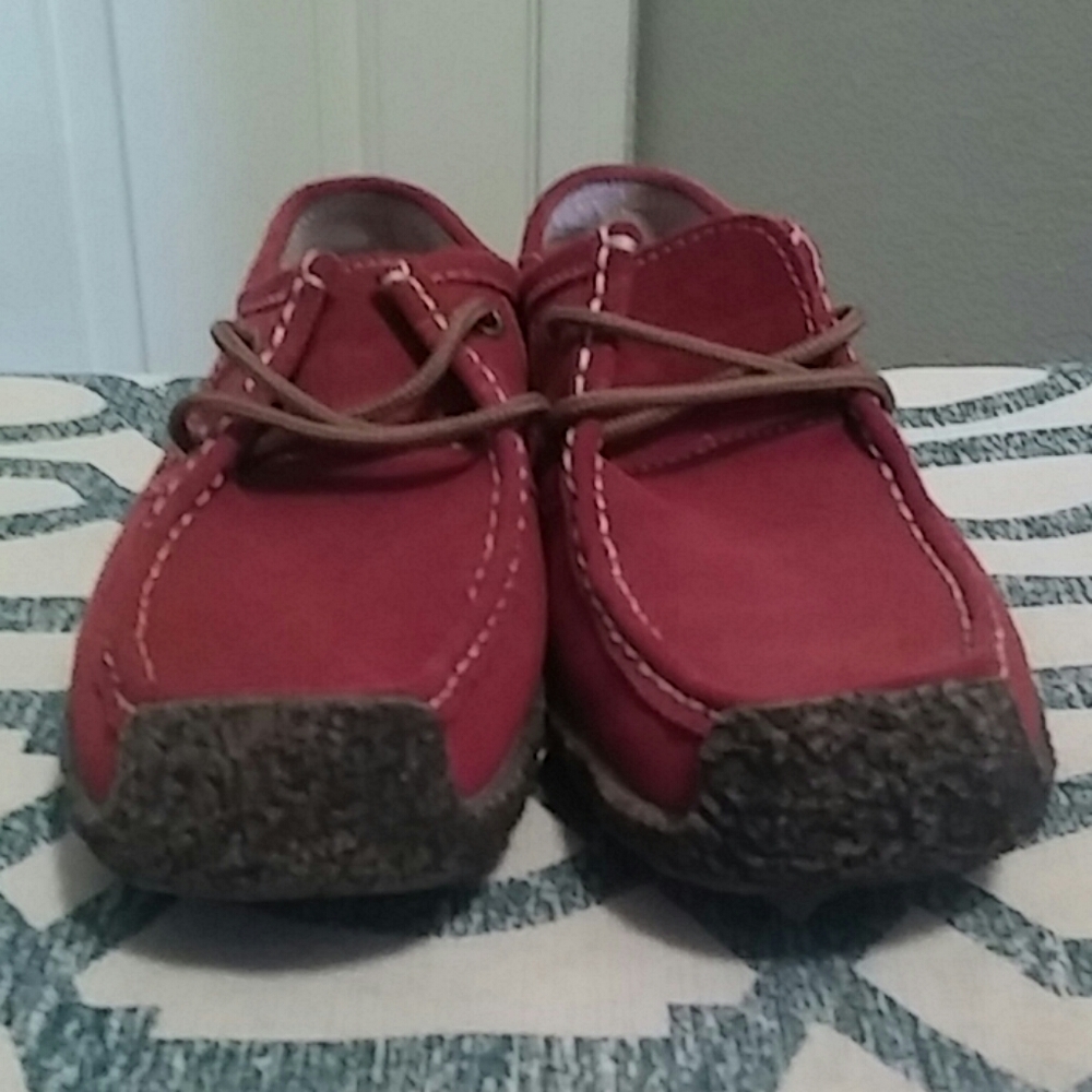 SHOES - Picture 3 of 4
